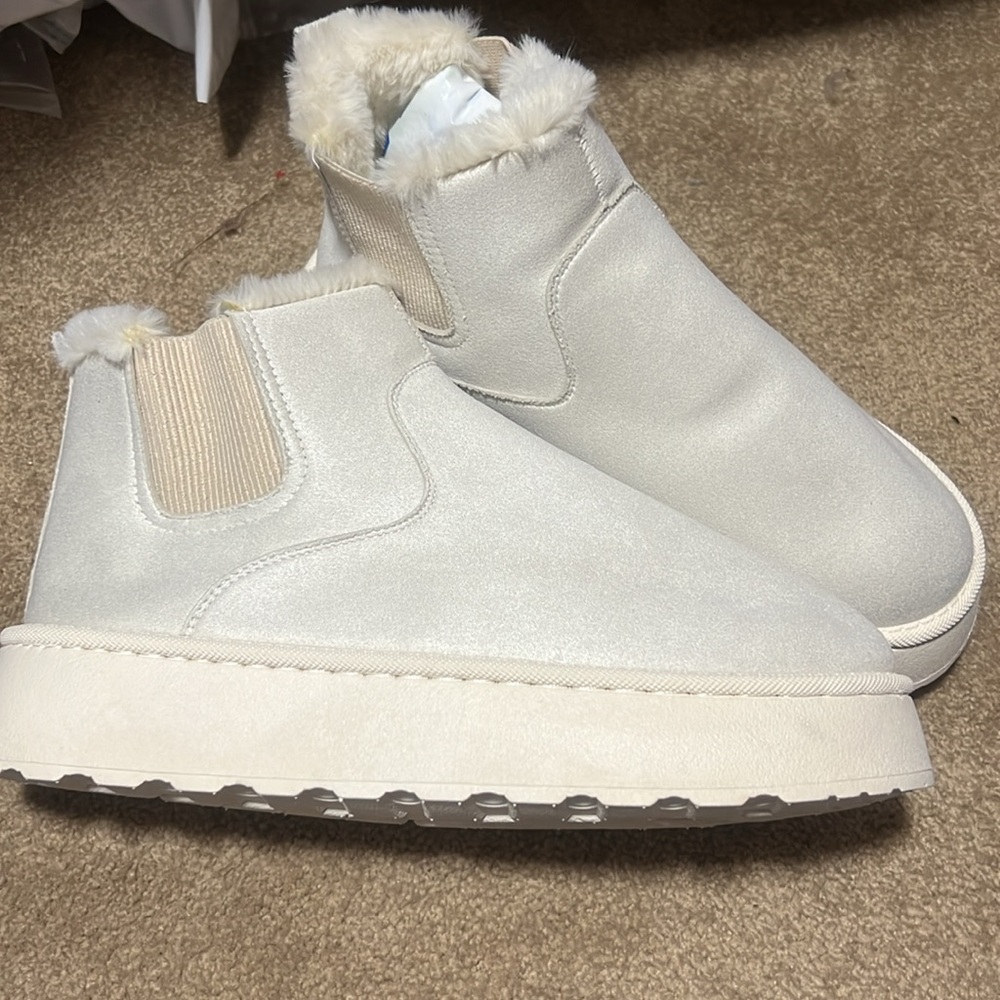 NWOT🤍🤍SNOW BOOTS 🤍🤍